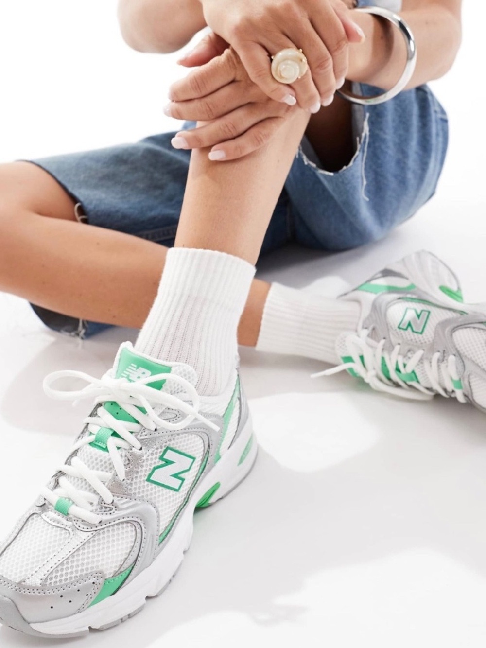 Never Worn!* New Balance 530 Sneakers in White, Silver, and Green Detail-Size 10 - Picture 4 of 5